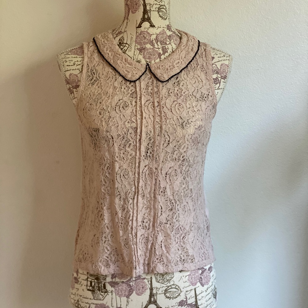 Small Floral cream/ tan/ off pink top